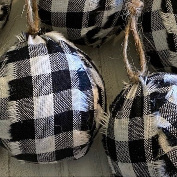 10 Primitive black Buffalo plaid RAG BALLS Christmas tree Ornaments Farmhouse - Picture 2 of 6